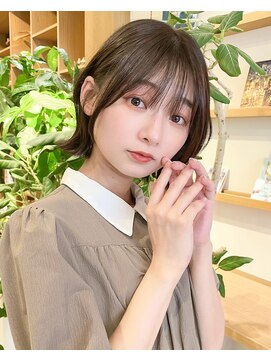 ルエ(rue) 30代40代50代◎ウルフレイヤーカット黒髪前下がりショートボブ