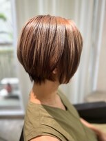 ツムグ 代官山店(TUMUGU)&nbsp;小顔ショートボブ丸みショート×パープルブラック白髪ぼかし