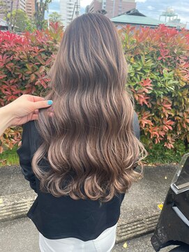 2丁目3番地美容室 【抜け感ハイライト】グレーベージュ