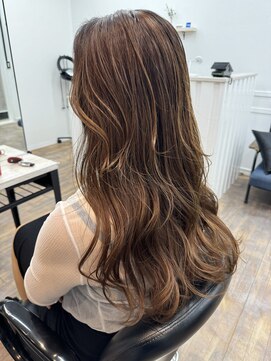 ヤイ(Yhai) カラー