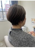 コンパクトショート×明るめベージュ