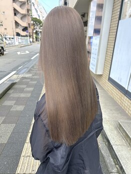 ワット(W)の写真/【勾当台公園２分】施術工程の過程で髪を１本１本伸ばす丁寧な施術！地毛風ナチュラルな髪質改善＊