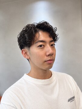 ワンダーヘア(Wonder hair) 強めカールのフェードパーマ