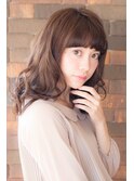 ショコラベージュ×重めバング×フェミニンパーマ