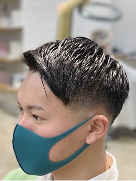 ザデイ カットアンドカルチャーショップ(THE DAY CUT&CULTURE SHOP) ノーパートアップバング/ローフェード【メンズカット/フェード】