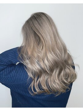 リノート バイ エゴル 名古屋(LINOET by ENGOL) 【LINOET名古屋】手島カミラ シャドールーツ　ホワイトベージュ