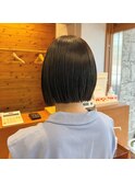 ぱつっと切りっぱなしボブ