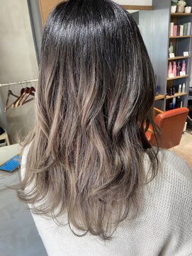 トリニティ(trinity) ブリーチカラー・グラデカラー・ハイライト・豊見城