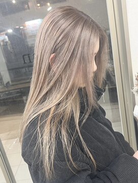 エイル 茶屋町(Eir) 【ケアブリーチ】【ブリーチ】【トリートメント】【髪質改善】