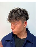 横浜スペインカールメンズパーマメッシュパーマハイライトカラー
