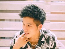 【ツイストパーマ】こなれ感のある、トレンドを取り入れた無造作ヘアに