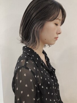 エイチ 天神橋(H) インナー20代30代レイヤーウルフカットアンブレラカラータッセル