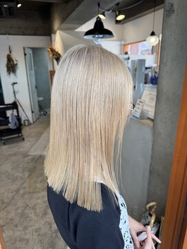 ヘアーラボ ハチ(HAIR LABO HACHI) デザインカラーホワイトベージュ☆