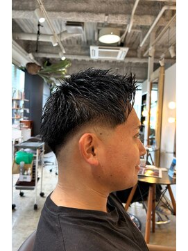 ビハインドザカーテン(BEHIND THE CURTAIN) 【スタイリングを楽に】フェードメンテナンスカット