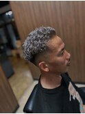 シルバー　パーマ　スキンフェード