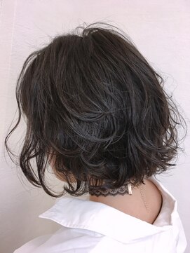 アッドバイケンジ(Add.. by KENJE) 柔らかウェーブボブ