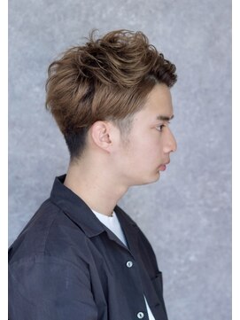 スタジオ 渋谷 原宿(Stujio) 爽やかな印象でくせ毛を活かしたツーブロックスタイル