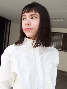 メロウ(MELLOW) ショートバングのロブのスタイル