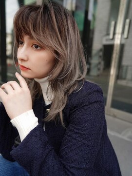 ログ オモテサンドウ(L.O.G OMOTESANDO) ハイトーン斜めバング