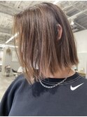 切りっぱなしボブとバレイヤージュ
