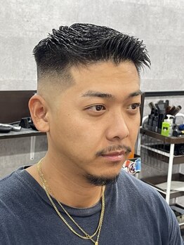 トライブ(TRIBE)の写真/【明大前駅前徒歩30秒/メンズ専門店】お顔の印象を変える眉カットで印象を変えます。清潔感UP間違いなし◇