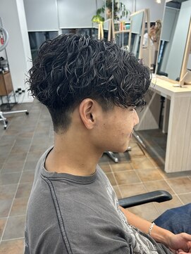 サロンドジョー(salon de joe) メンズカットツイストスパイラルパーマスペインカールショート