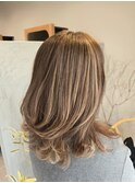 ベージュで作る大人ハイライト