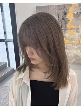 ウル 岡山駅店(ULu.) レイヤーカットグレージュハイトーンブリーチカラー岡山
