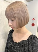 ミディアムレイヤーミルクティーベージュハッシュカット