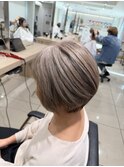 立川日野ハイライトなし白髪ぼかしショートショートボブ