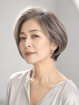 コル(COR)&nbsp;白髪ぼかしグレイヘアショートボブ 40代50代60代