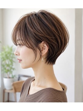 ソーエン バイ ヘッドライト 横須賀中央(soen by HEADLIGHT) ☆丸みシルエットで魅せる美人ショート　20代30代40代