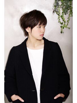 イグレックビス(igrek bis) IGREKBISジグザグバング×ブルージュ×3Dカラー×ミニマムボブ