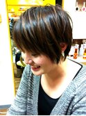 ラフでおとなかわいいショートスタイル