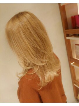 フィゼル 福島店(fizelle) ロングウルフ ミルクティーカラー 中村