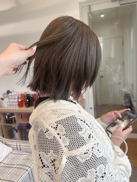 バイオレット ナゴヤ(Violet Nagoya) 柔らかカラー カーキベージュ くすみカラー 赤み消しカラー