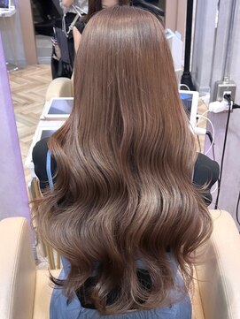 ロンド フィーユ(Lond fille) 大人可愛いピンクベージュ×ふわっと動く韓国レイヤー