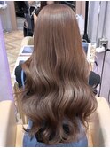 大人可愛いピンクベージュ×ふわっと動く韓国レイヤー