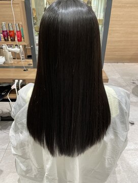 アーティック ヘア ディーヴァディーヴォ テスタ(ARTIC HAIR DIVA DIVO TESTA) もうクセ毛に悩まない！縮毛矯正で手にいれるサラサラ美髪