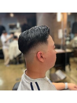 ワンワンオー バーバーショップ 博多店(@110 BARBER SHOP) スキンフェードスタイル