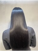 湿気に負けないストレートパーマで圧倒的なツヤと柔らかさへ