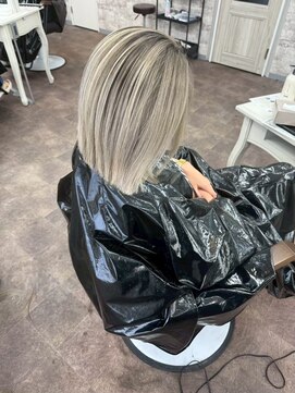 リファイン バイ アフィナー 本厚木店(Refine by Afinar) ブリーチハイライト髪質改善ダブルカラーレイヤーカット/本厚木