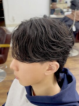 メルシー トータル ブランディング サロン(merci TOTAL BRANDING SALON) メンズフェザーパーマ　毛流れセンターパート