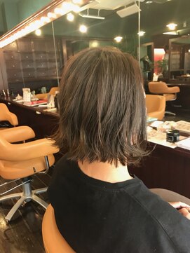 プレゼンスセタガヤ(PRESENCE SETAGAYA) 肩上切りっぱなしボブ