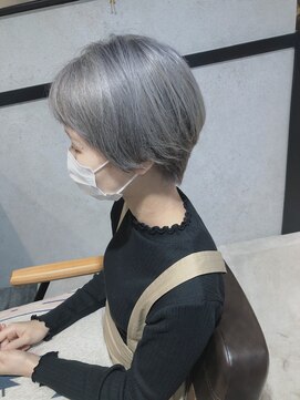 コエバイロゼオ(coe by Roseo) ホワイトシルバーアッシュ