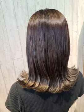 ビスト(vist) 黒髪暗髪大人可愛い大人気外ハネミディツヤ髪S字ウェーブ