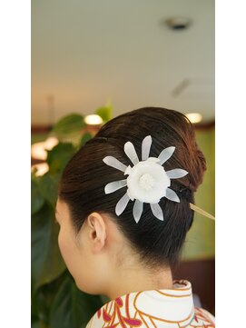 ネス(NESS) シニヨンのアレンジ