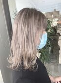 ホワイトベージュハイライト