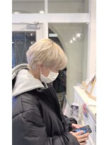 カルム(calme)&nbsp;マッシュウルフ/ホワイトブロンド/ダブルカラー/韓国ヘア