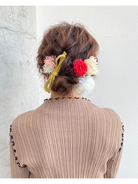 ディーエックス スリー(Dxxxx III) まとめ髪　ヘアセット